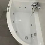 Nowy Z Jacuzzi W Bielsku-bialej アパート