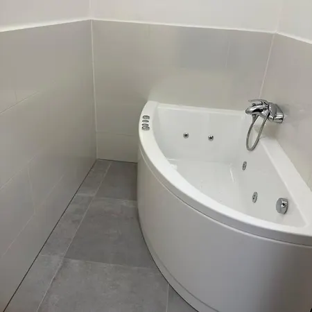 Nowy Z Jacuzzi W Bielsku-bialej * Bílsko-Bělá