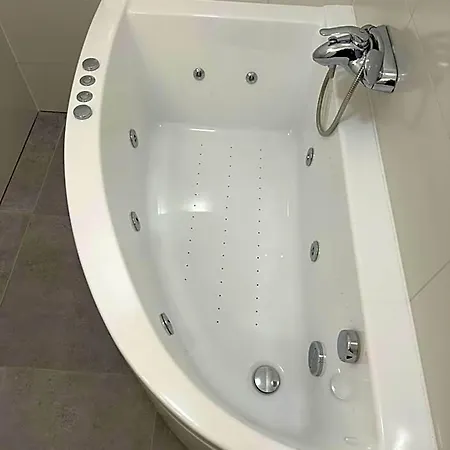 Lejlighed Nowy Z Jacuzzi W Bielsku-bialej