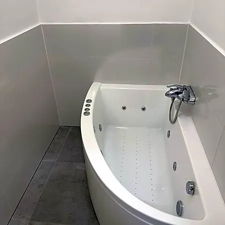 Lejlighed Nowy Z Jacuzzi W Bielsku-bialej