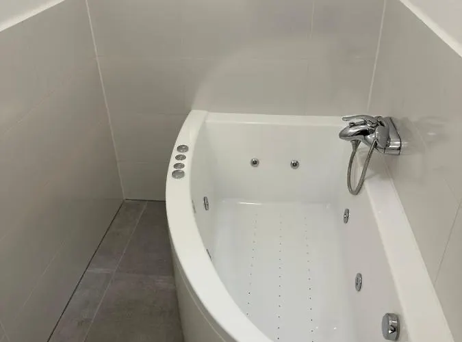 Nowy Z Jacuzzi W Bielsku-bialej