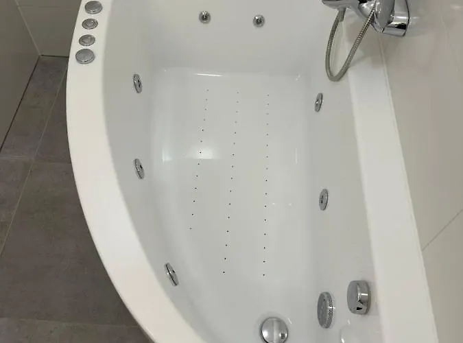 Nowy Z Jacuzzi W Bielsku-bialej 아파트