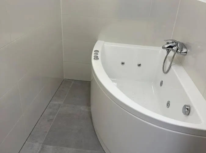 Nowy Z Jacuzzi W Bielsku-bialej * Bílsko-Bělá